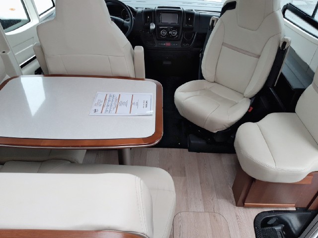 I 80 DISTINCTION