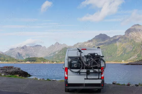 fourgons aménagés avec vélos et système de portage