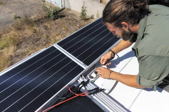 Réparation panneau solaire camping-car