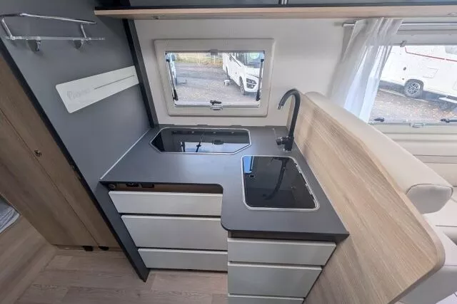 Camping-car Intégral - ITINEO SBD 700 - Bonjour Caravaning Le Faou