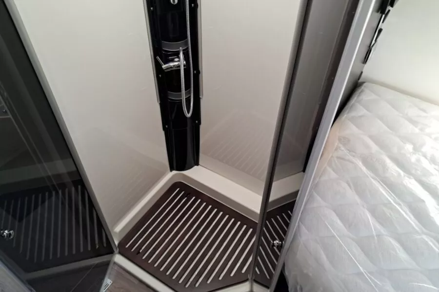Camping-car Intégral - Autostar Prestige I760 LJ DE - Bonjour caravaning Orgères