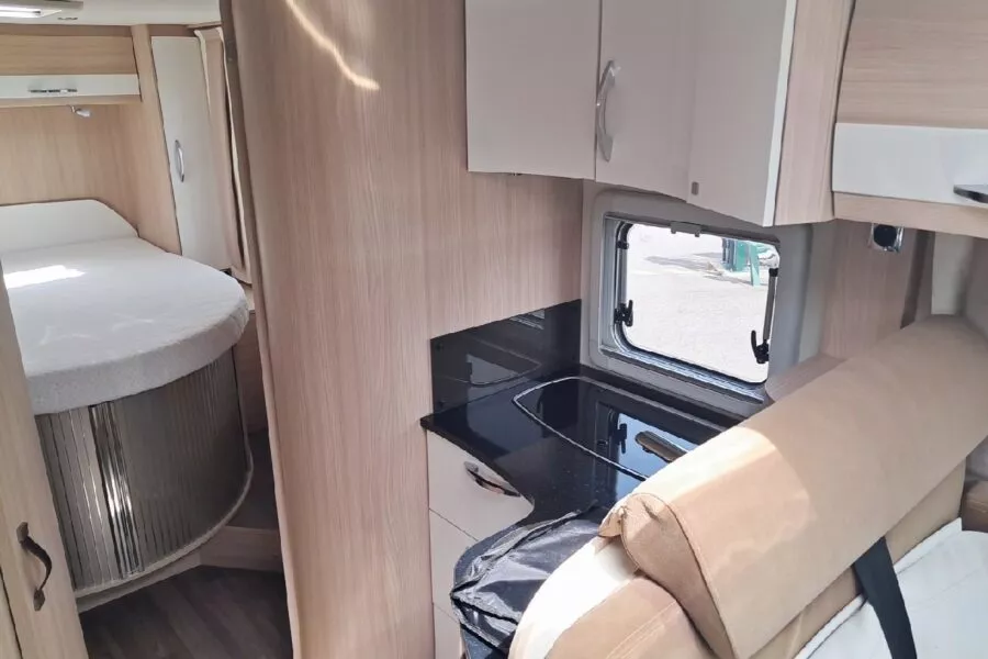 Camping-car profilé - Burstner NEXXO T740 - Bonjour Caravaning Orgères