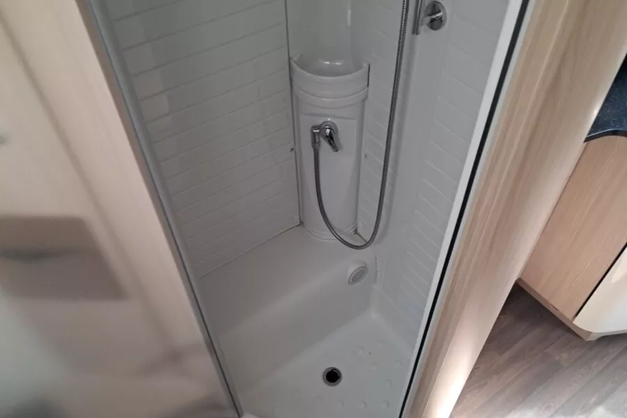 Camping-car profilé - Burstner NEXXO T740 - Bonjour Caravaning Orgères