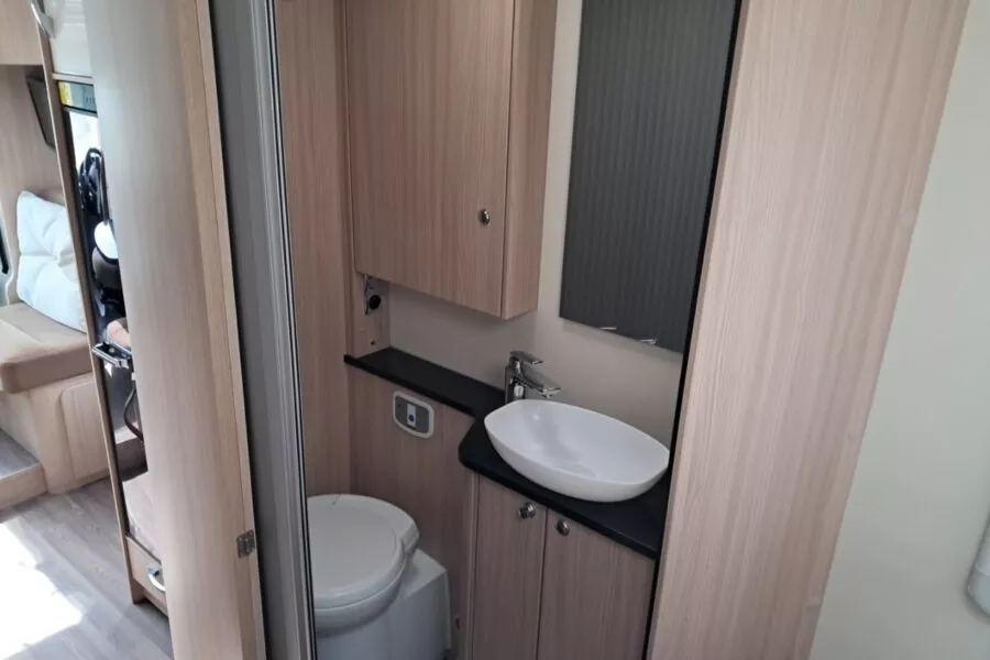 Camping-car profilé - Burstner NEXXO T740 - Bonjour Caravaning Orgères