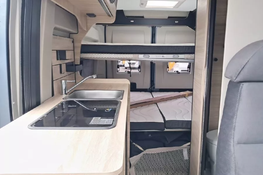 Fourgon aménagé - Challenger V114 - Bonjour Caravaning Coëtmieux (8)