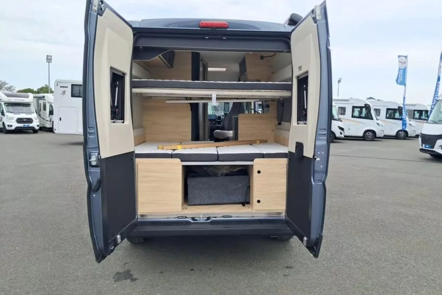 Fourgon aménagé - Challenger V114 - Bonjour Caravaning Coëtmieux (9)