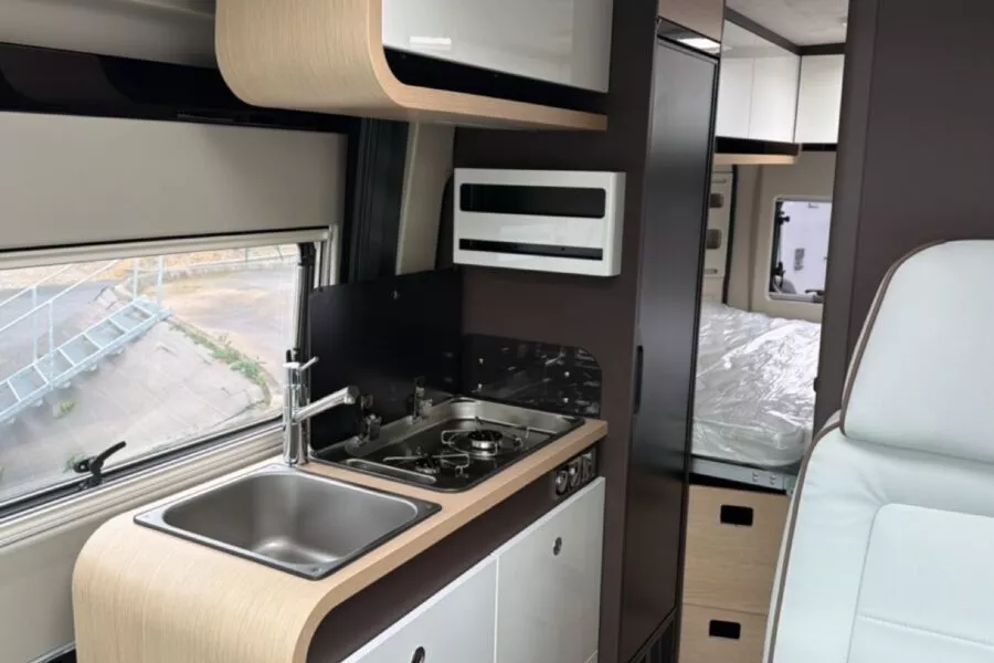 Fourgon aménagé - AUTOSTAR V590LT DESIGN EDITION - Bonjour caravaning Orgères