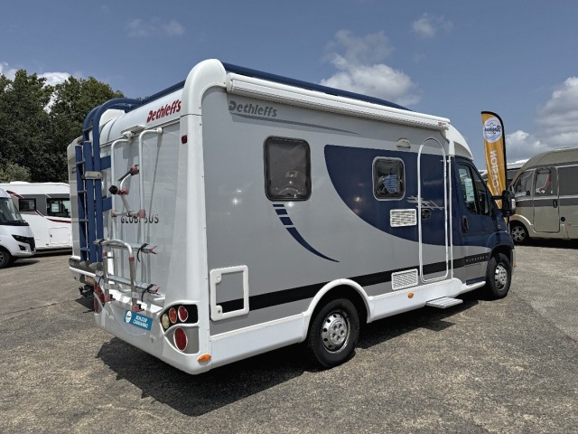 GLOBEBUS T2