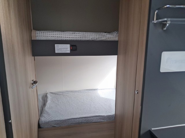 SBD 700